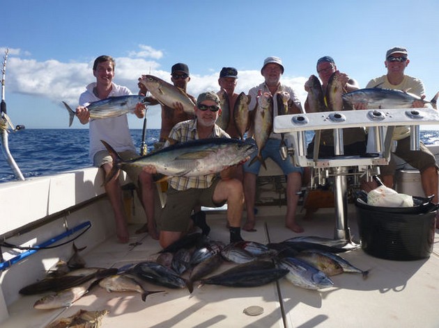 Stor fångst av Yellowfin, Amberjacks, Skipjacks & Snappers på båten Cavalier - Cavalier & Blue Marlin Sport Fishing Gran Canaria