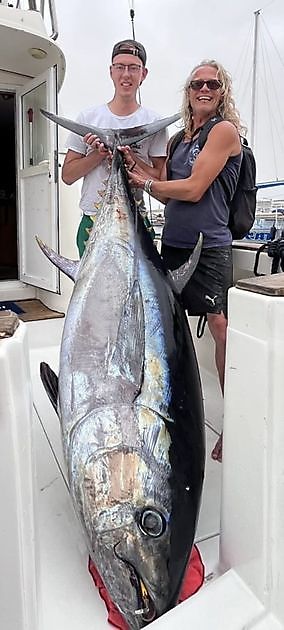 19/08 - BIG EYE TUNA 130KG!!!!! Cavalier & Blue Marlin Sport Fishing Gran Canaria