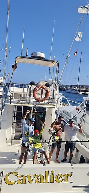 31/08 – 2. TAG TURNIER!! CAVALIER HAT 2 BLAUE MARLINS GEFANGEN UND FREISETZT!!! Cavalier & Blue Marlin Sport Fishing Gran Canaria