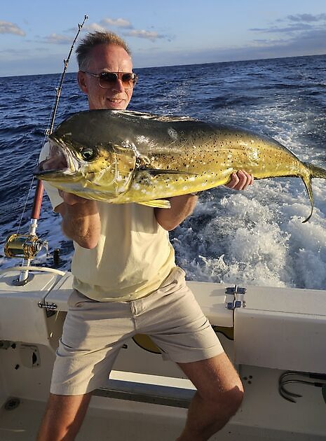 29/10 - DORADO FISH!! - Cavalier & Blue Marlin Sport Fishing Gran Canaria